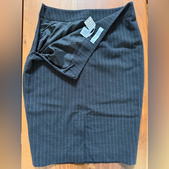 MaxMara Charcoal Pinstripe Pencil Skirt 95%Virgin Wool - Picture 9 of 14